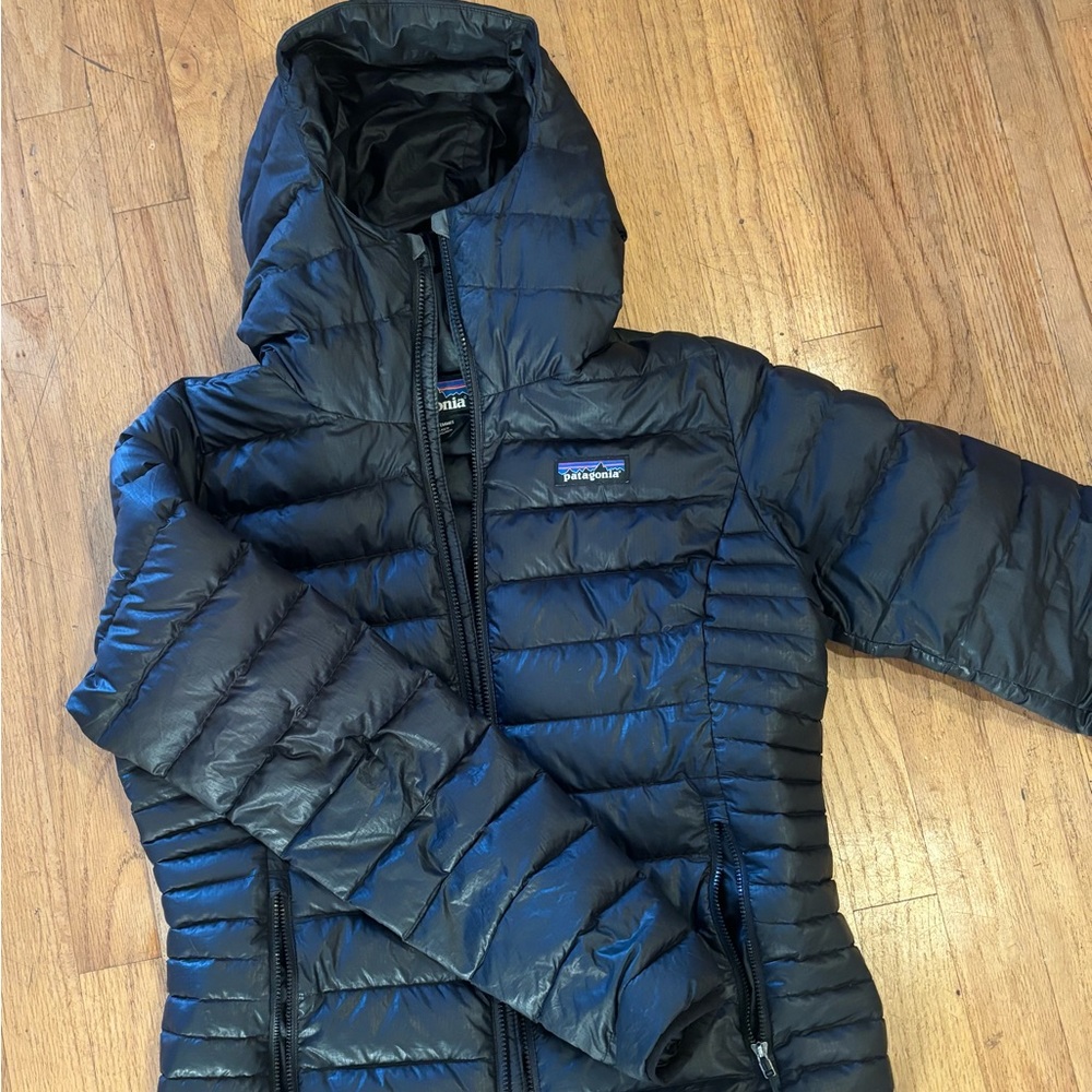 Patagonia Down Black Hooded Jacket- size small